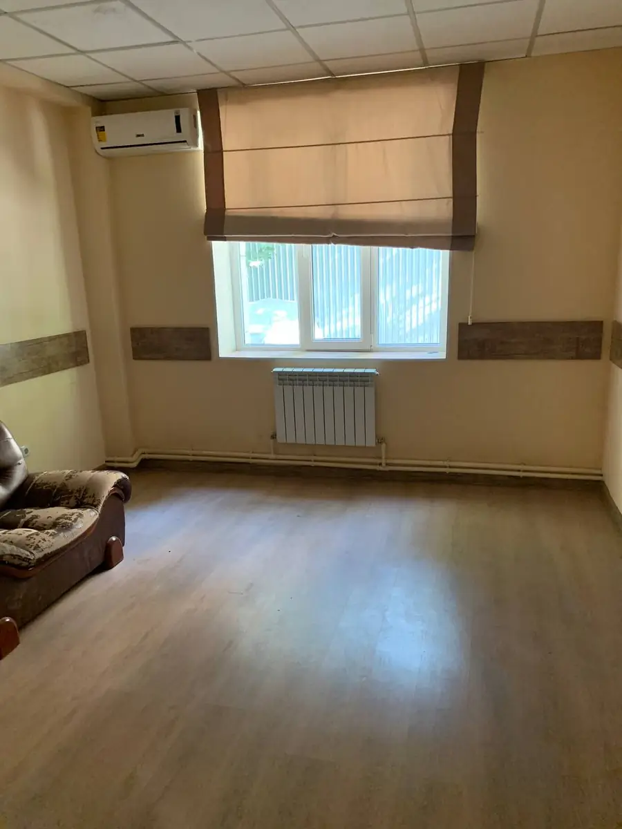 Ijaraga ofis − 383 m²