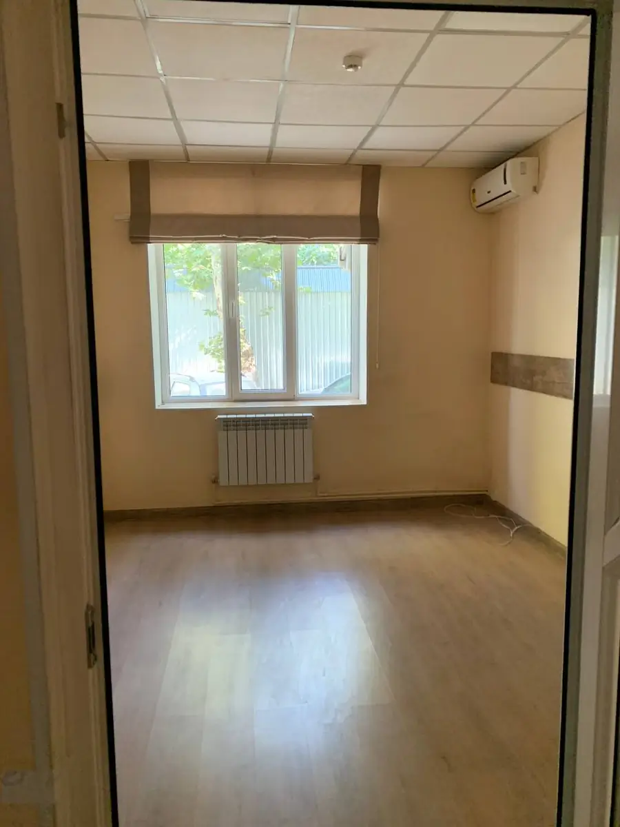 Ijaraga ofis − 383 m²