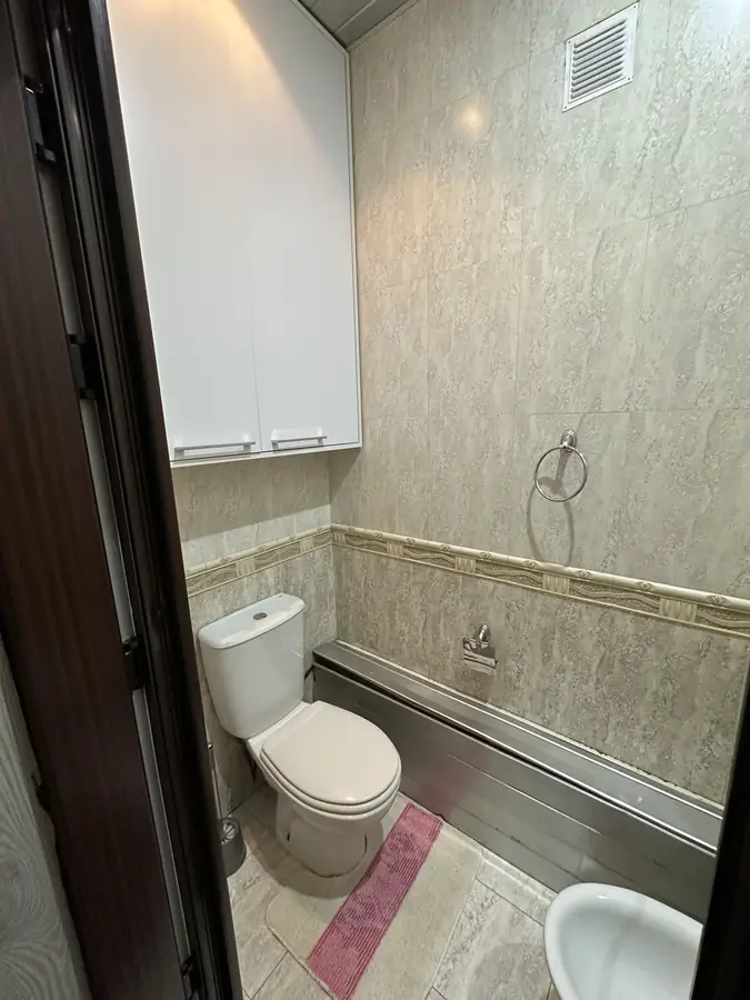 4 xonali kvartira sotiladi − 100 m²