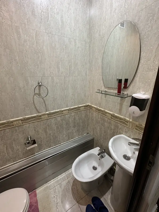 4 xonali kvartira sotiladi − 100 m²