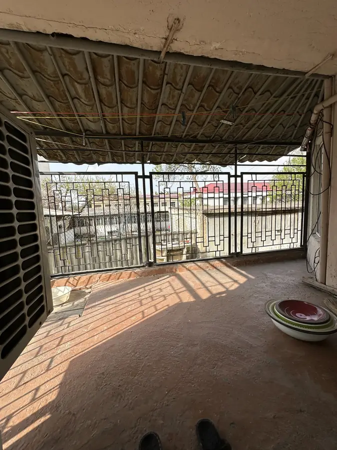 4 xonali kvartira sotiladi − 100 m²