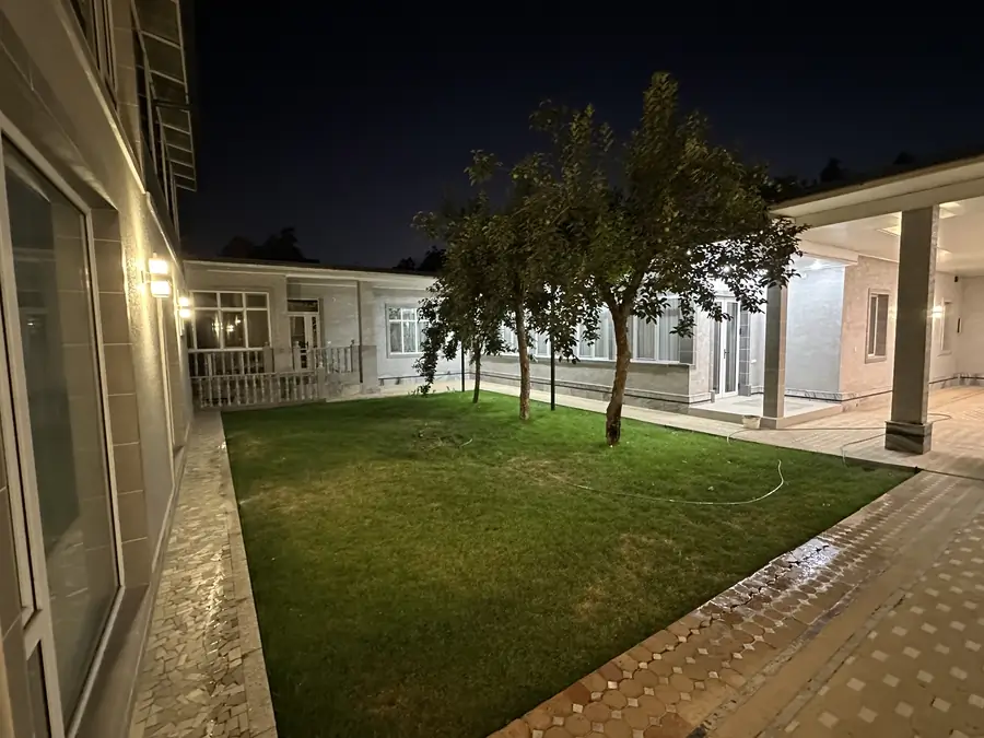 1 qavatli uy − 600 m², 6 sot. 