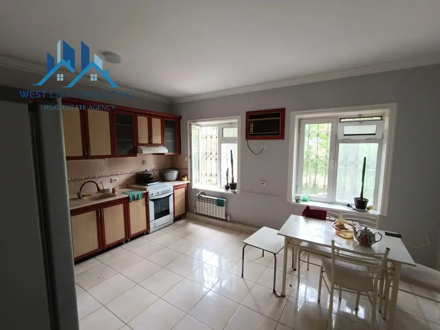 Ofis sotiladi − 448 m²