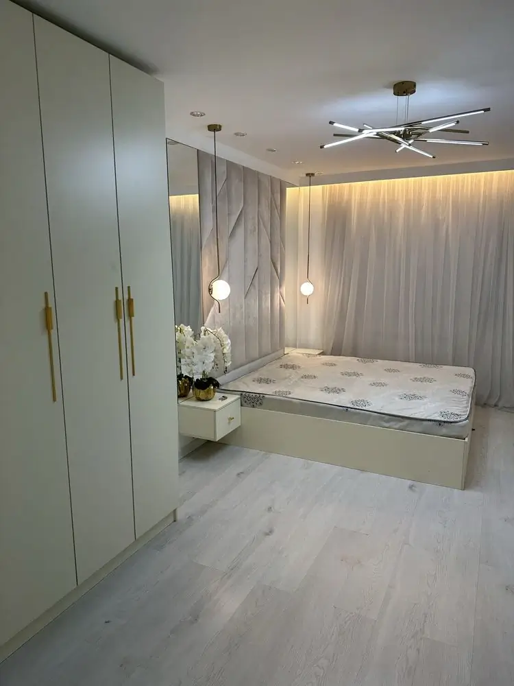 Сдается 2-комнатная квартира − 56 м²