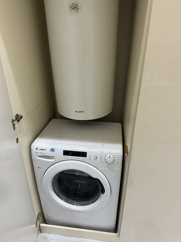 Сдается 2-комнатная квартира − 56 м²