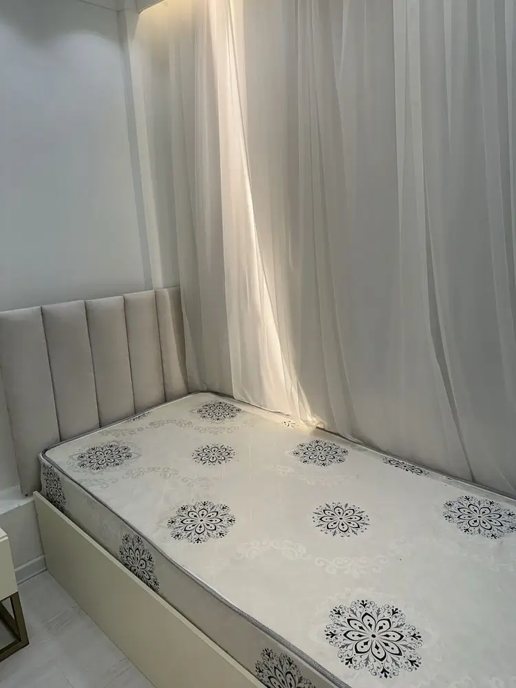 Сдается 2-комнатная квартира − 56 м²