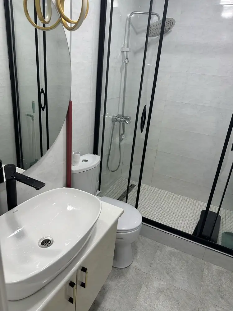 Сдается 2-комнатная квартира − 56 м²