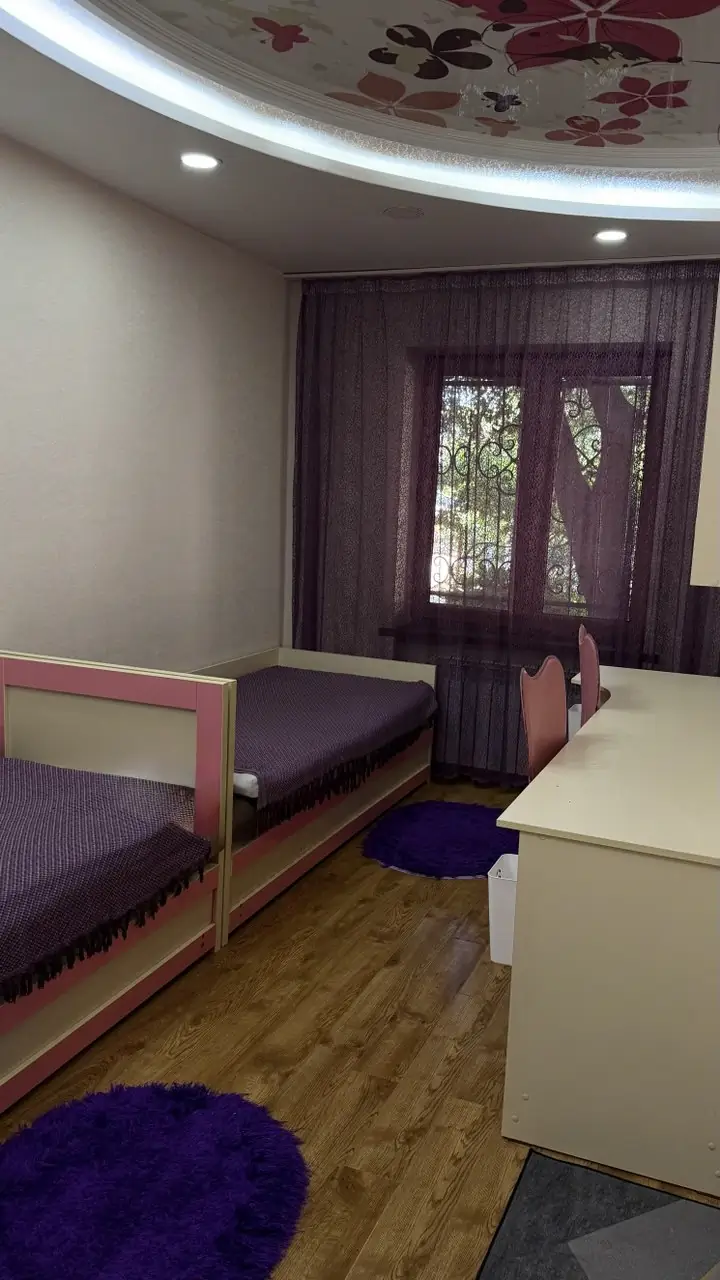 4-комнатная квартира − 100 м², 1/4 этаж