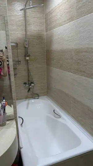 4-комнатная квартира − 100 м², 1/4 этаж