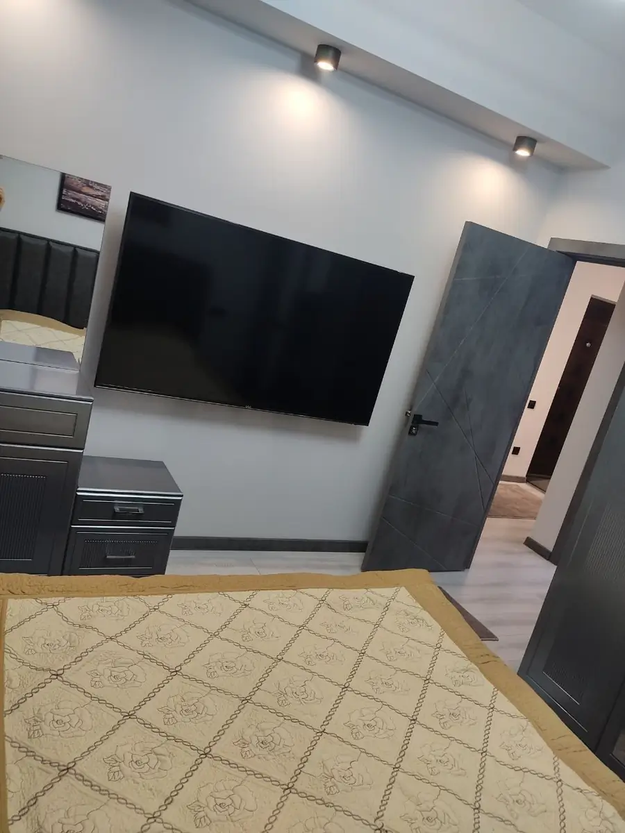 Сдается 1-комнатная квартира − 38 м²