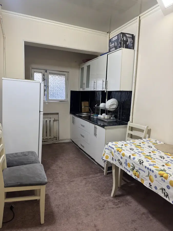 3 xonali kvartira sotiladi − 70 m²