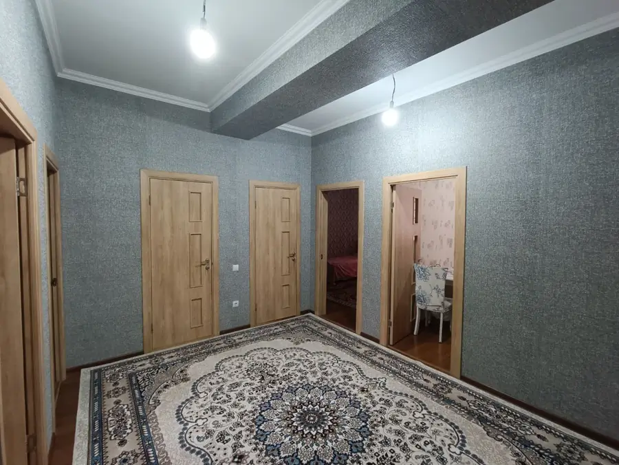 4-комнатная квартира − 140 м², 8/8 этаж