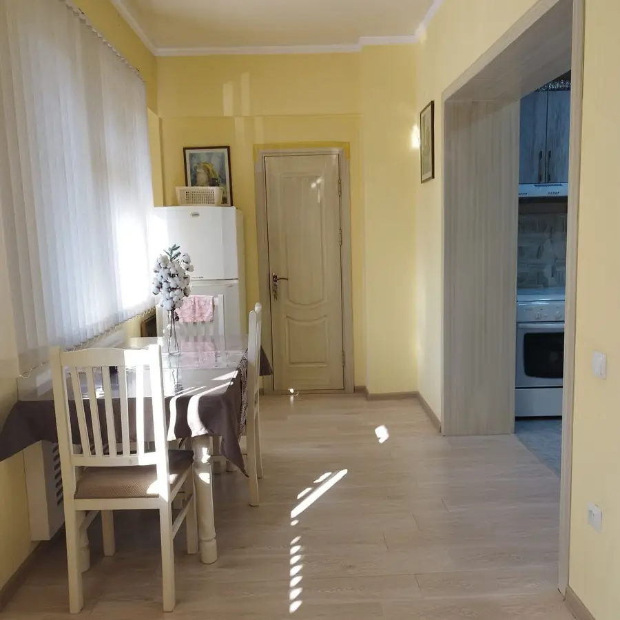2-комнатная квартира − 61 м², 2/4 этаж