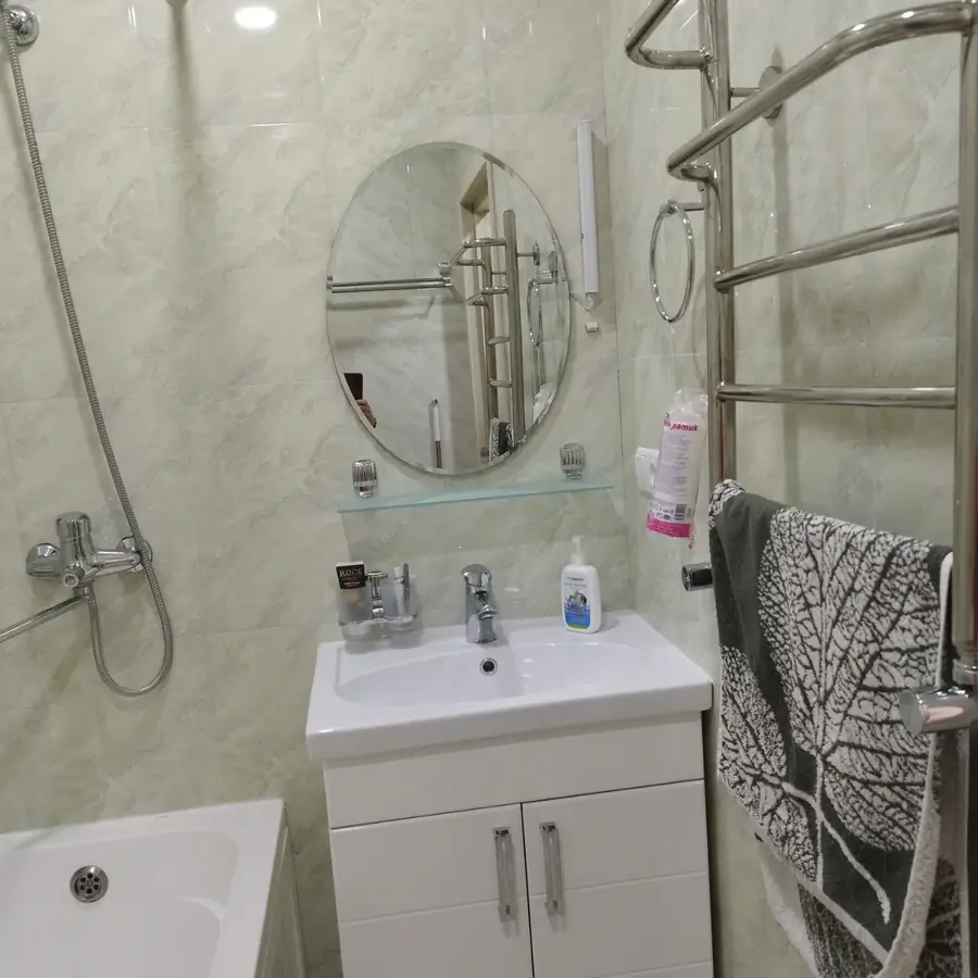 Продается 2-комнатная квартира − 61 м²