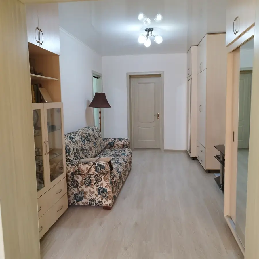 Продается 2-комнатная квартира − 61 м²