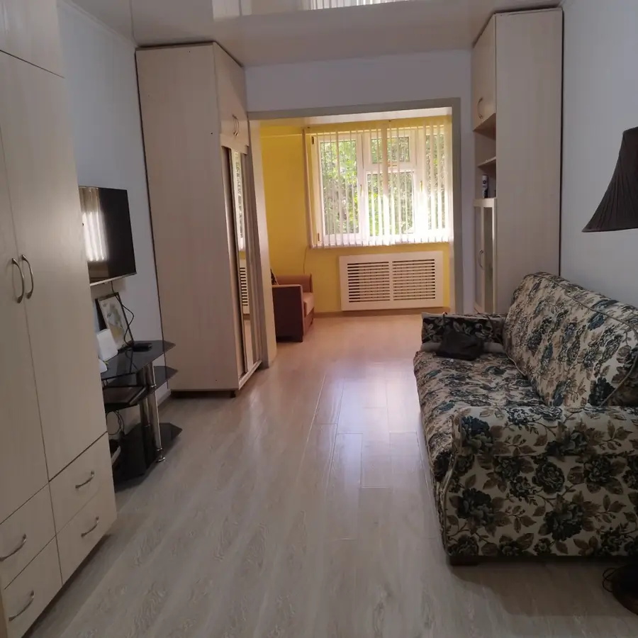 Продается 2-комнатная квартира − 61 м²