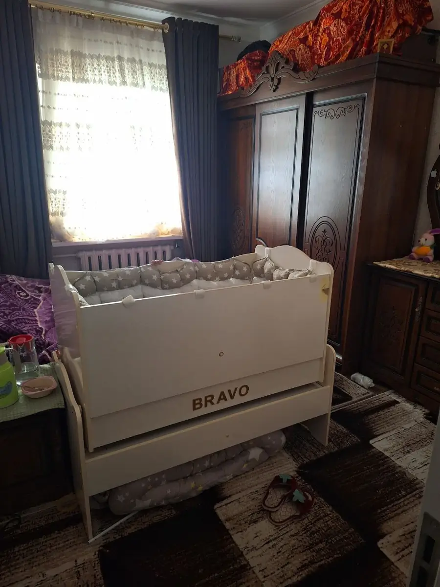 Продается 4-комнатная квартира − 78 м²