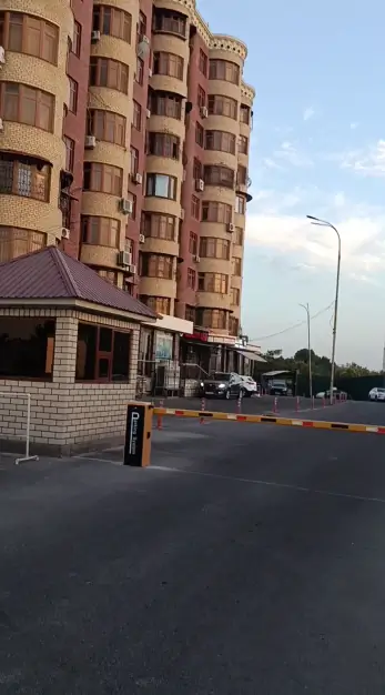 Ofis − 296 m², 1/8 qavat