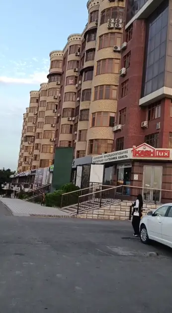 Ofis − 296 m², 1/8 qavat