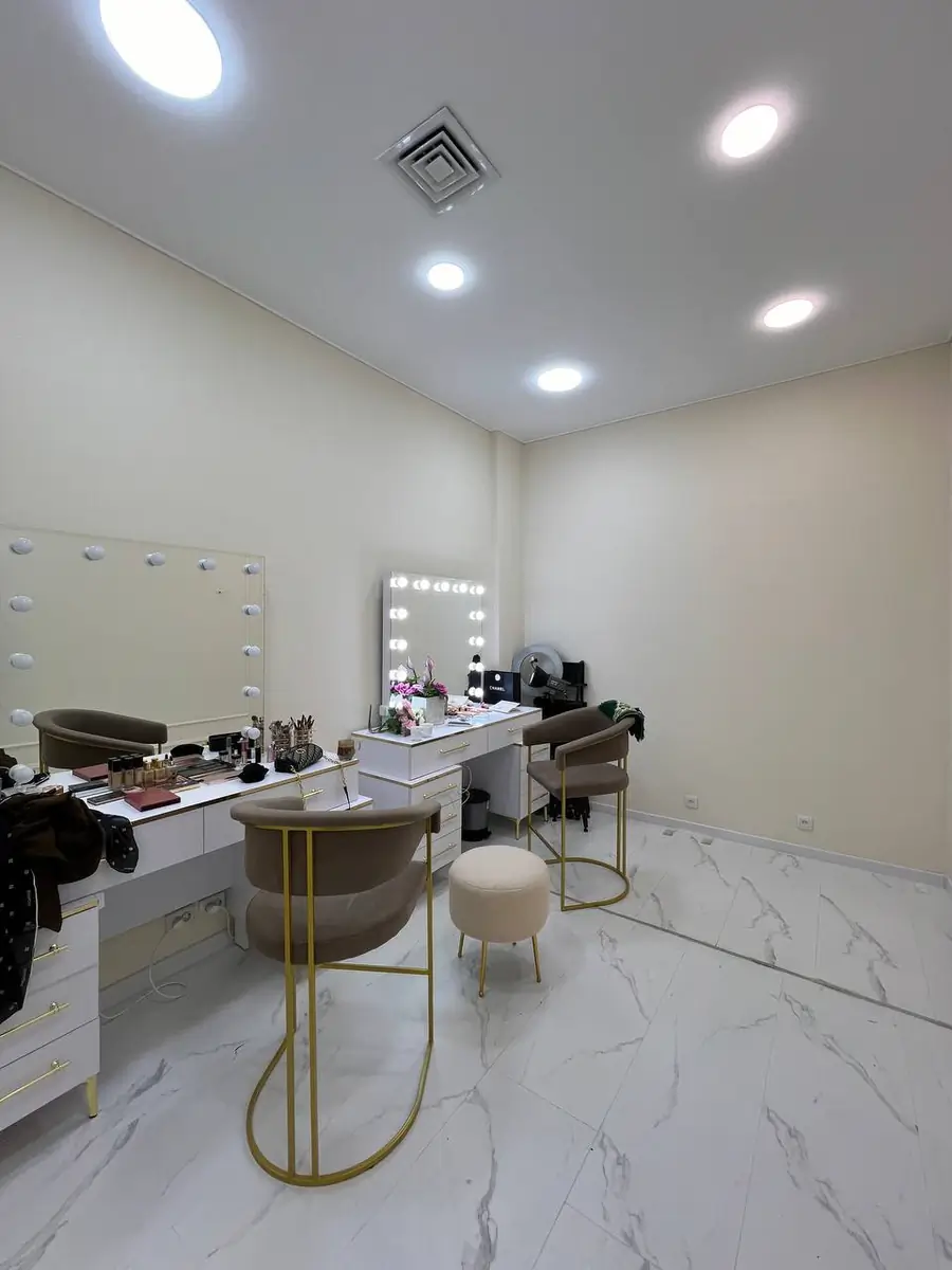 Ofis − 296 m², 1/8 qavat