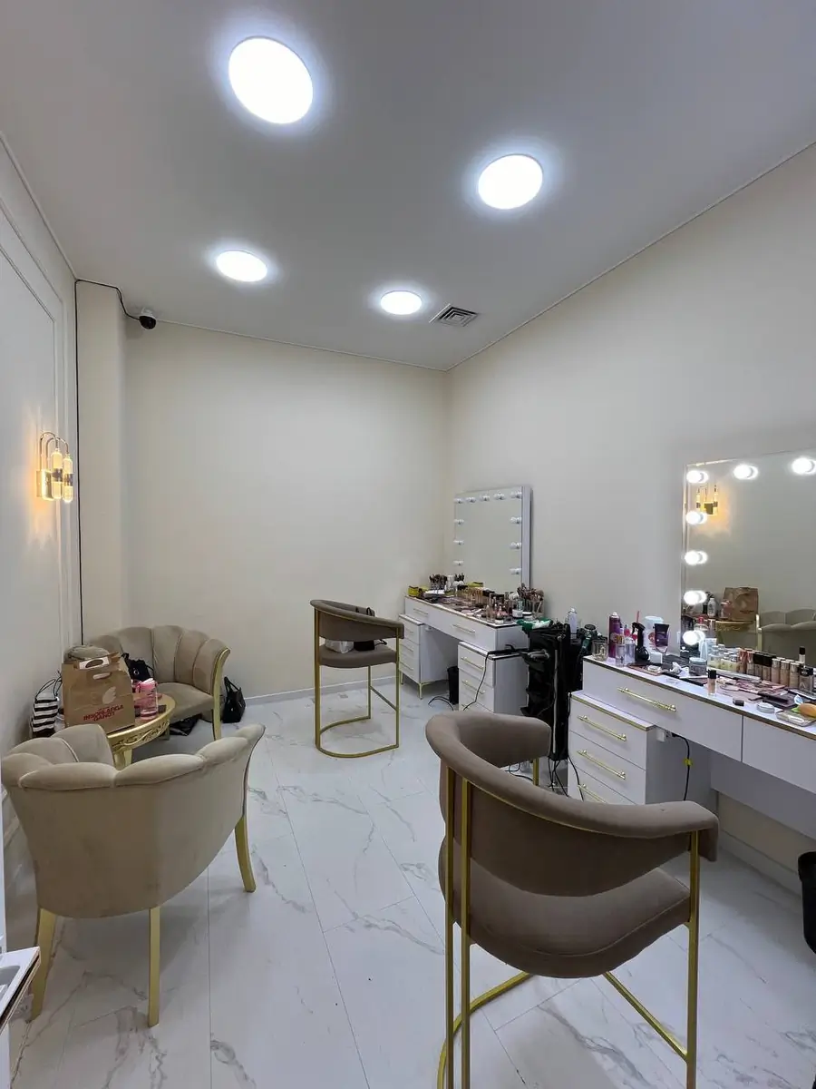 Ofis sotiladi − 296 m²