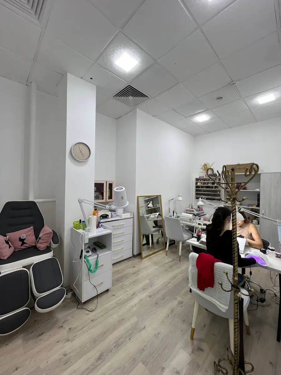 Ofis sotiladi − 296 m²