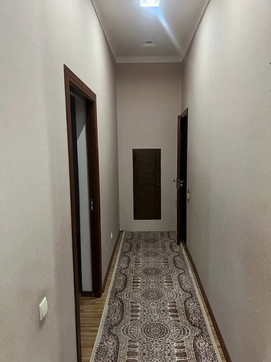 2 xonali kvartira sotiladi − 128 m²