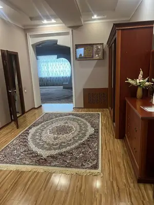 2-комнатная квартира − 128 м², 3/5 этаж