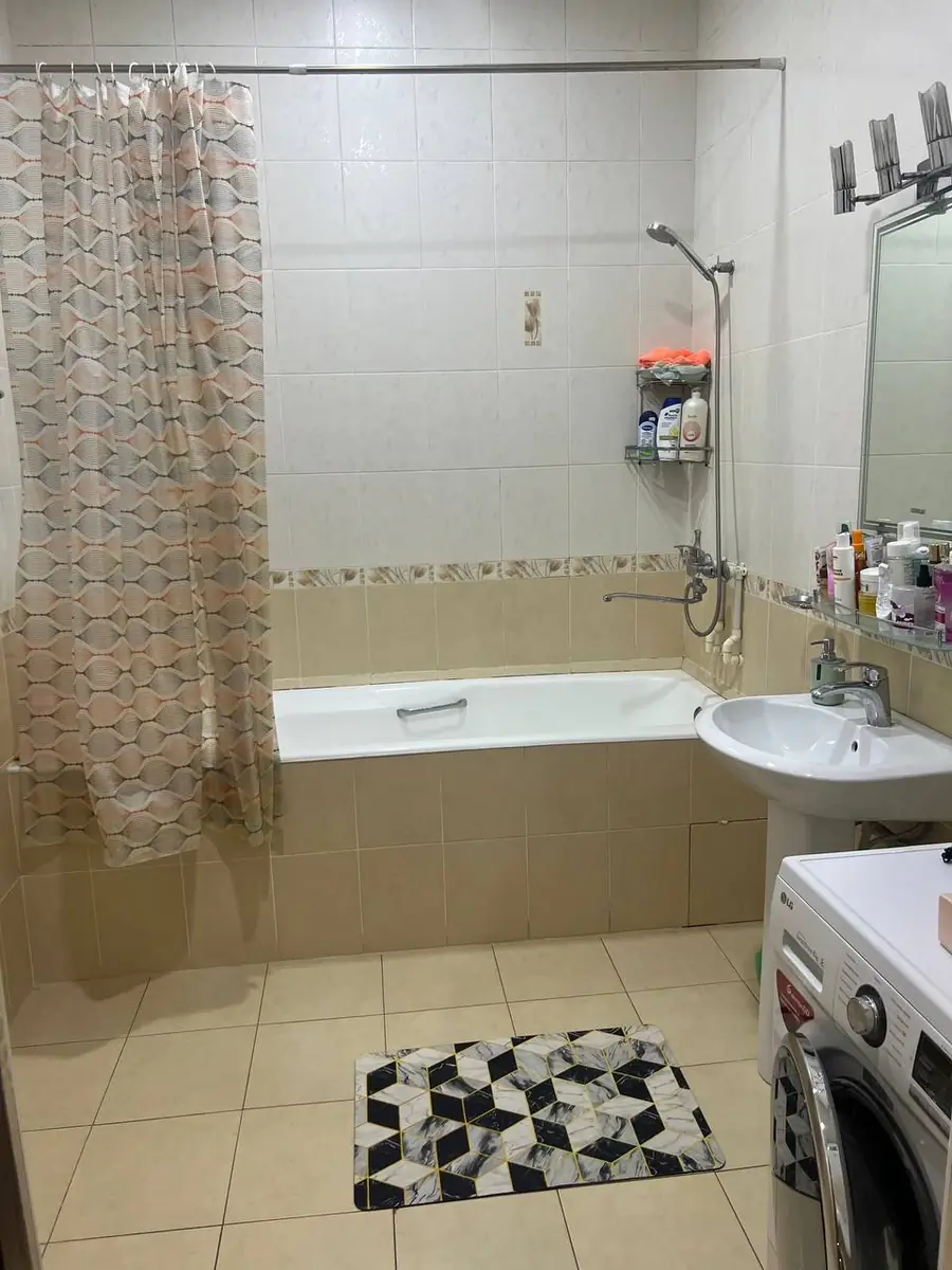 2-комнатная квартира − 128 м², 3/5 этаж