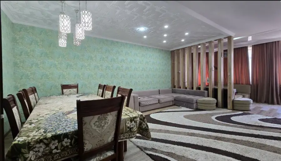 4-комнатная квартира − 195 м², 6/8 этаж