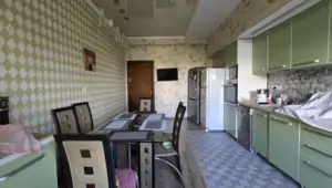 4-комнатная квартира − 195 м², 6/8 этаж