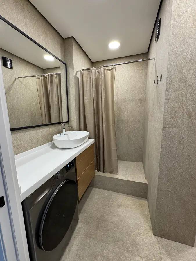 2 xonali kvartira sotiladi − 60 m²