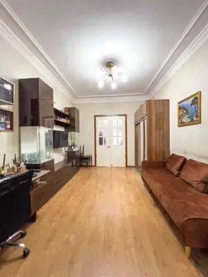 3-комнатная квартира − 87 м², 1/3 этаж
