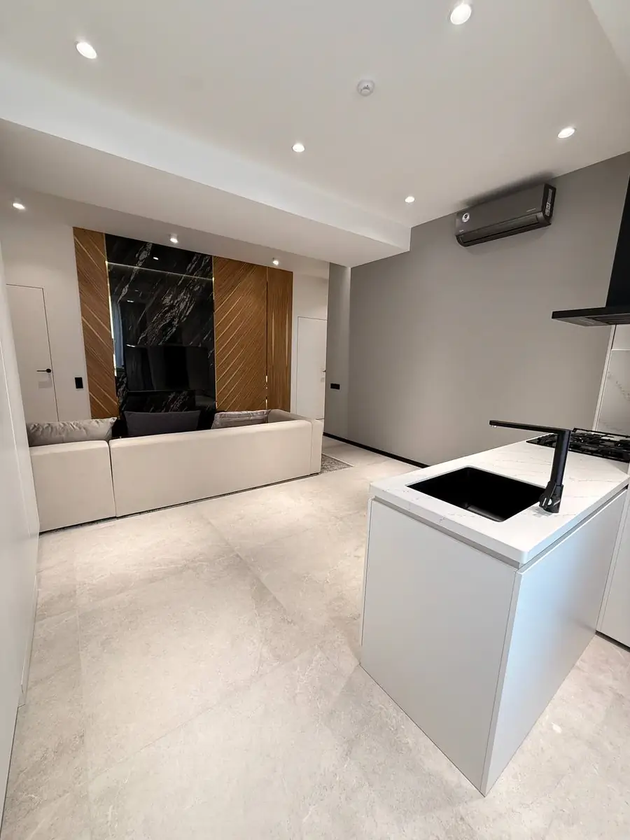 Сдается 2-комнатная квартира − 60 м²