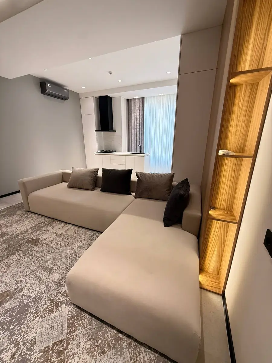 Сдается 2-комнатная квартира − 60 м²