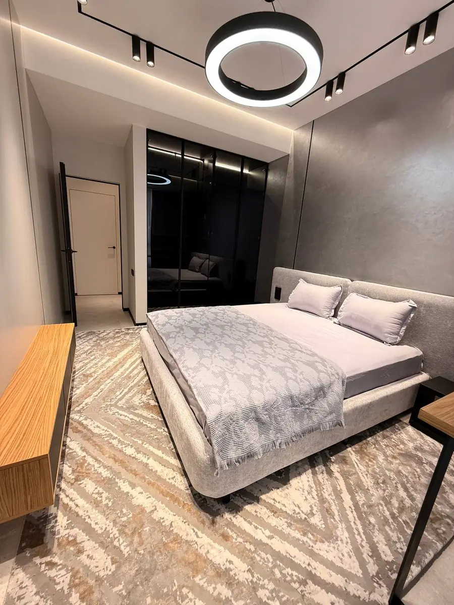 Сдается 2-комнатная квартира − 60 м²