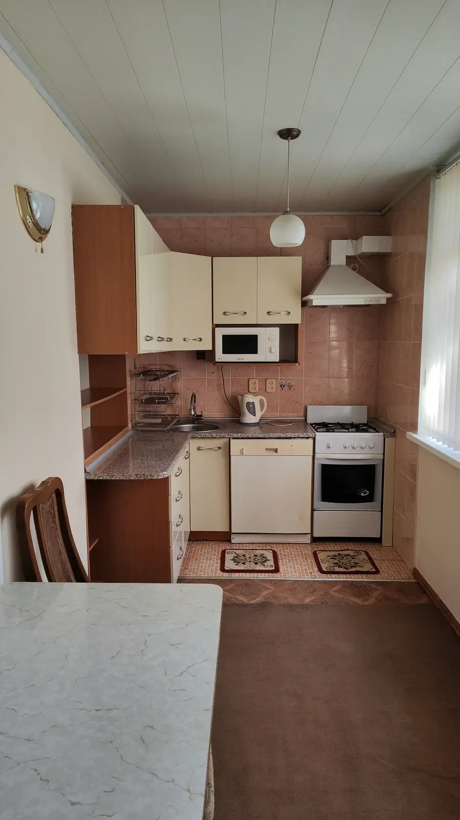 Сдается 3-комнатная квартира − 70 м²