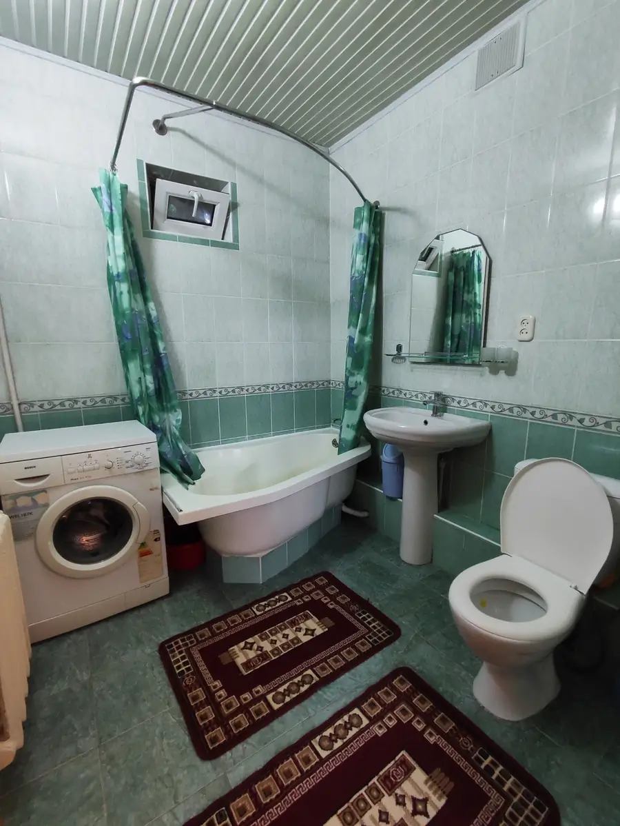 Сдается 3-комнатная квартира − 70 м²