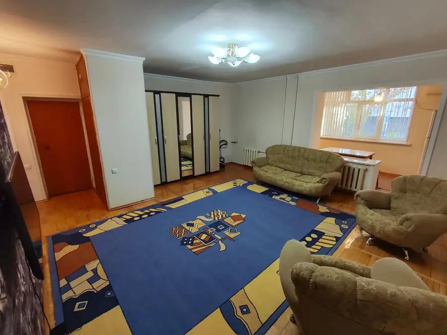 3-комнатная квартира − 70 м², 1/4 этаж