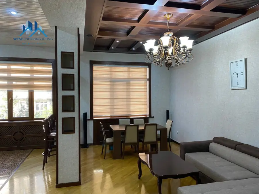 4-комнатная квартира − 183 м², 3/7 этаж