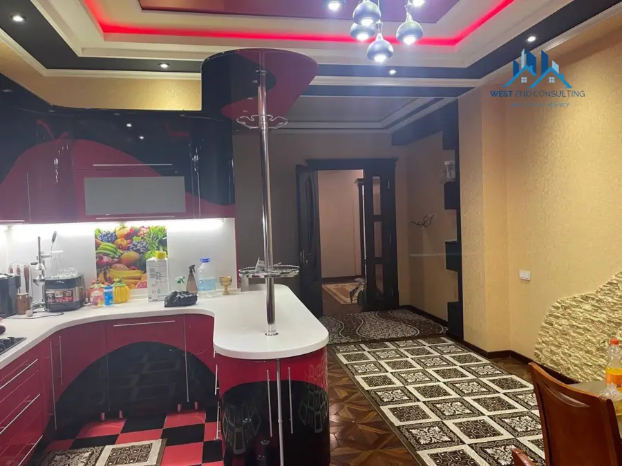 Сдается 4-комнатная квартира − 170 м²