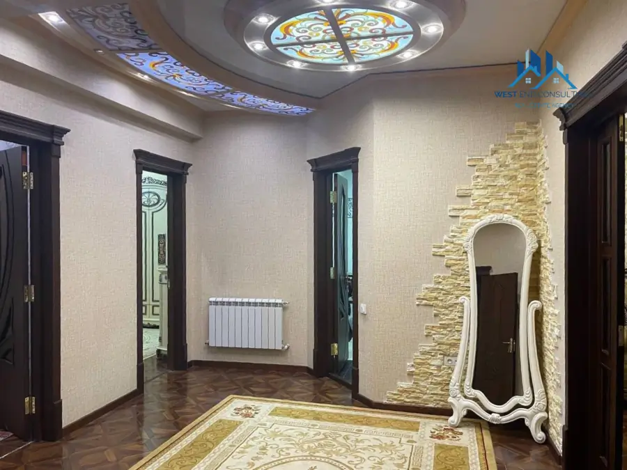 4-комнатная квартира − 170 м², 3/8 этаж