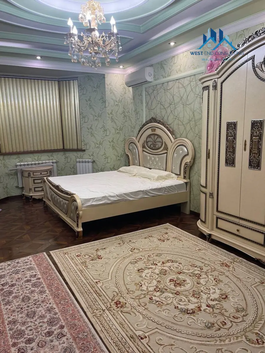 4-комнатная квартира − 170 м², 3/8 этаж