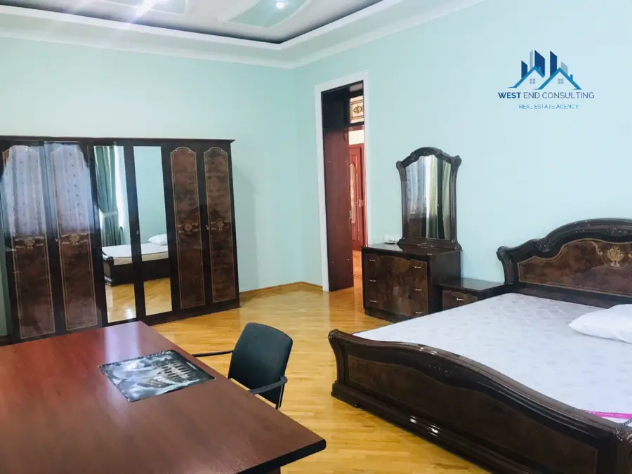 Ijaraga 2 qavatli uy − 320 m²