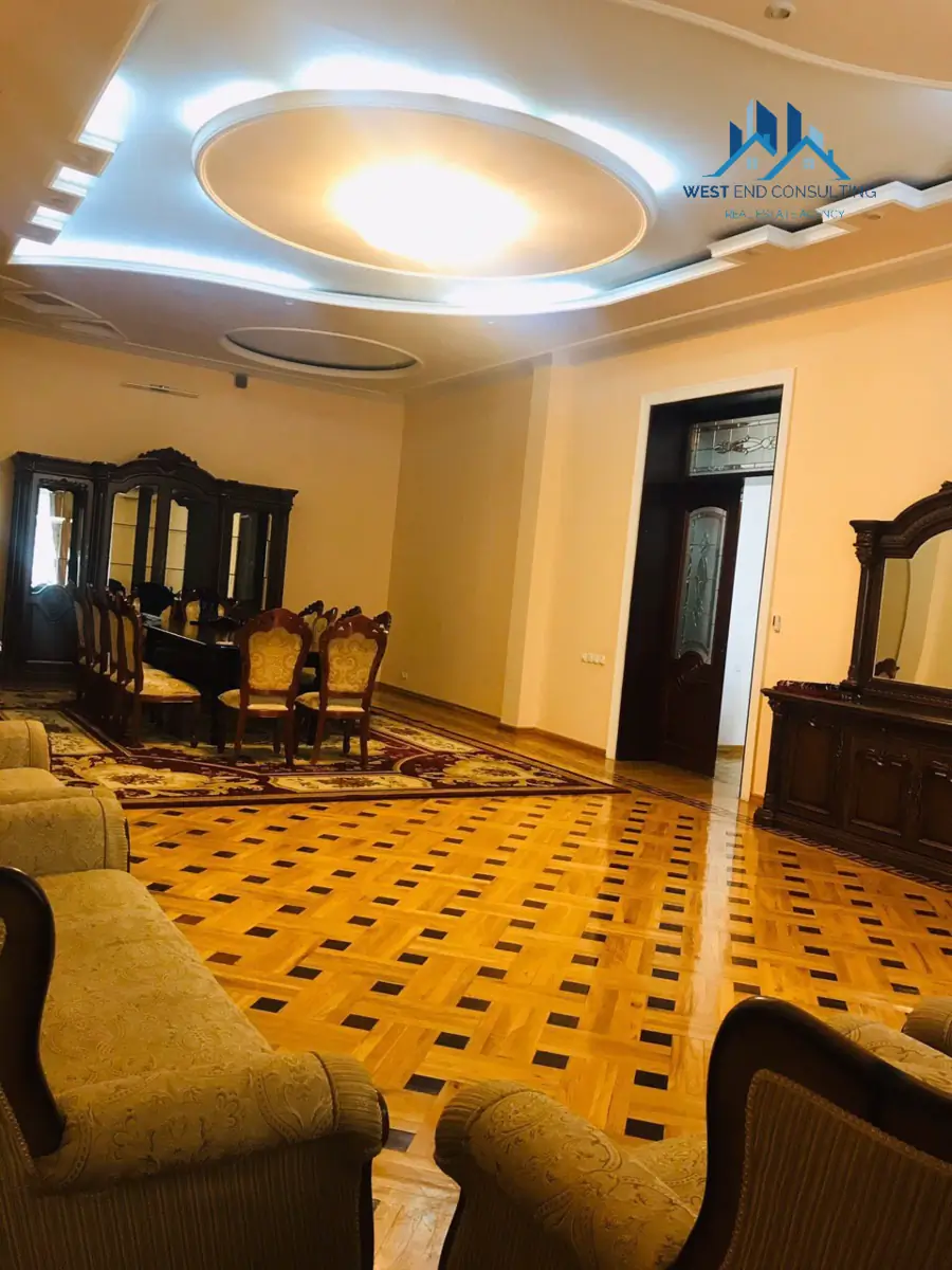 Ijaraga 2 qavatli uy − 320 m²