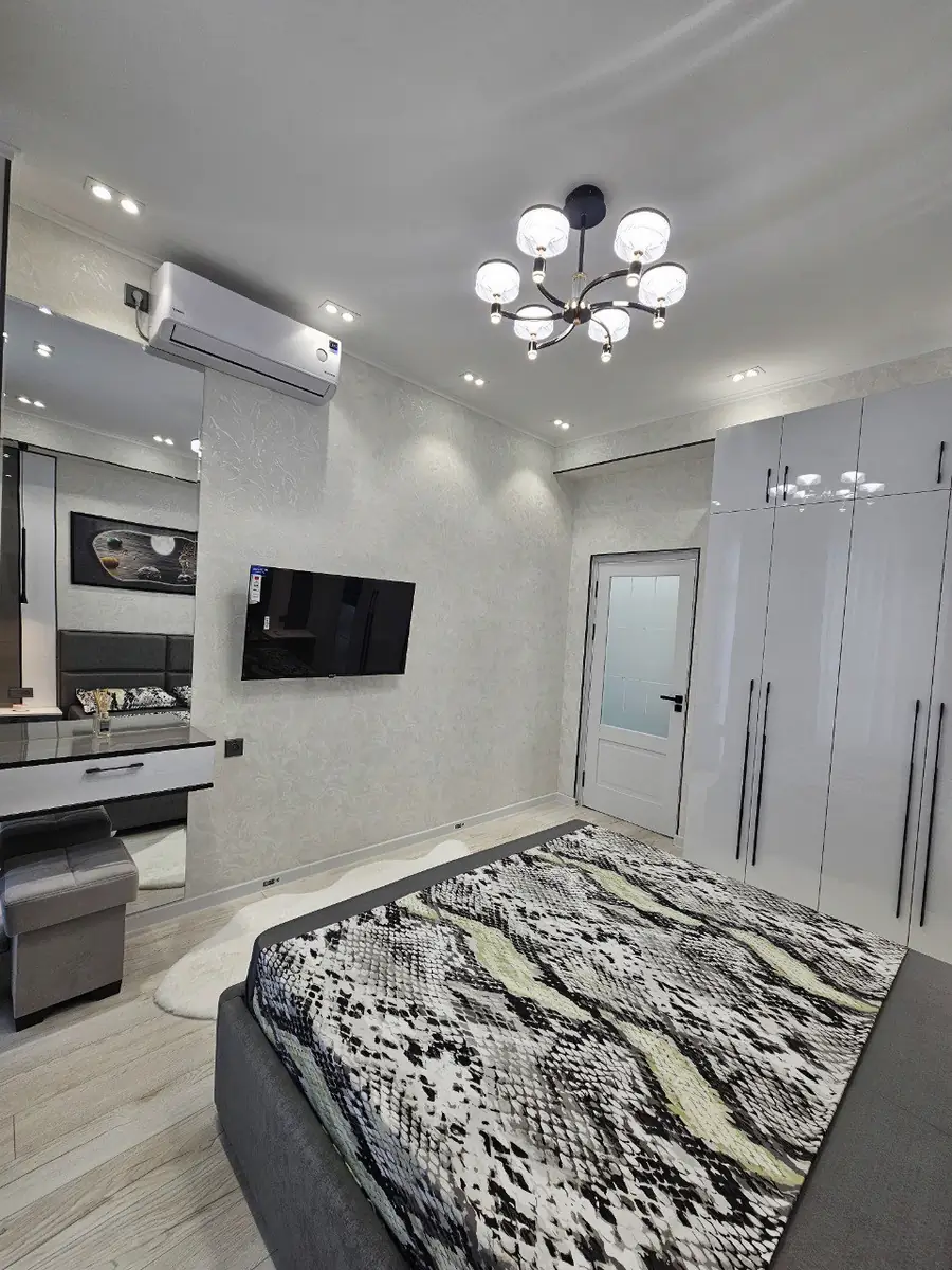 Продается 2-комнатная квартира − 52 м²