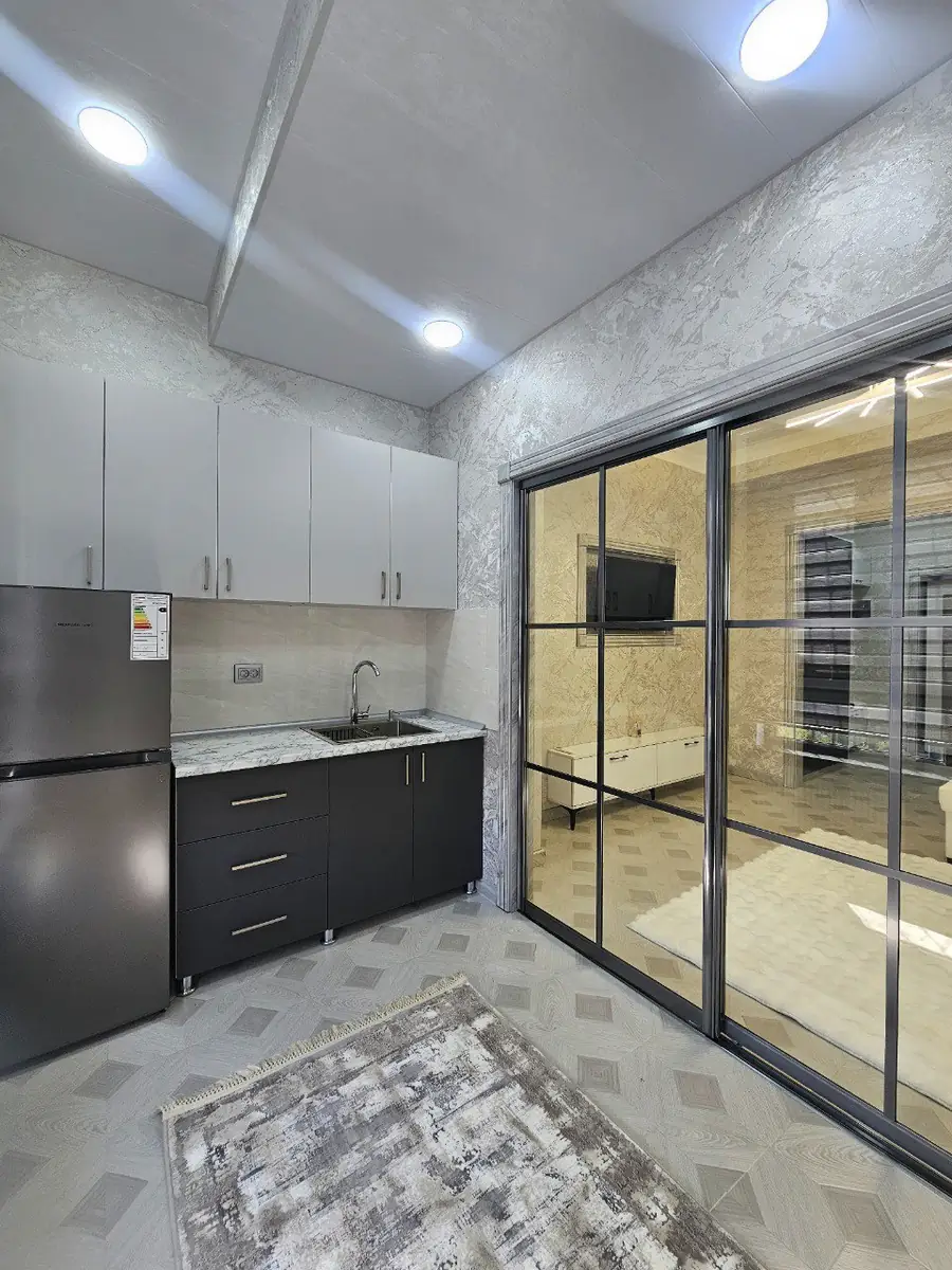 1 xonali kvartira sotiladi − 30 m²