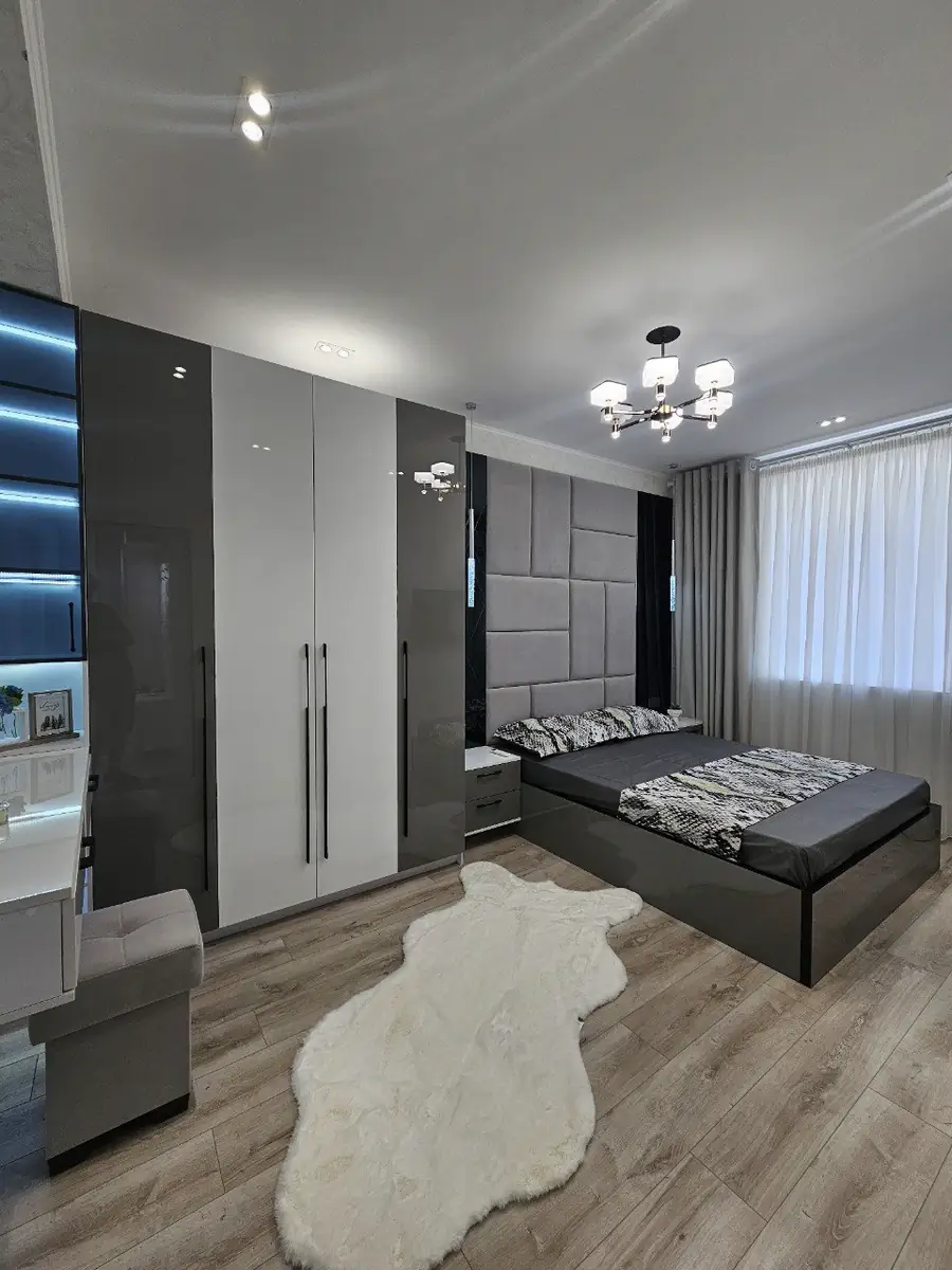 3 xonali kvartira sotiladi − 70 m²