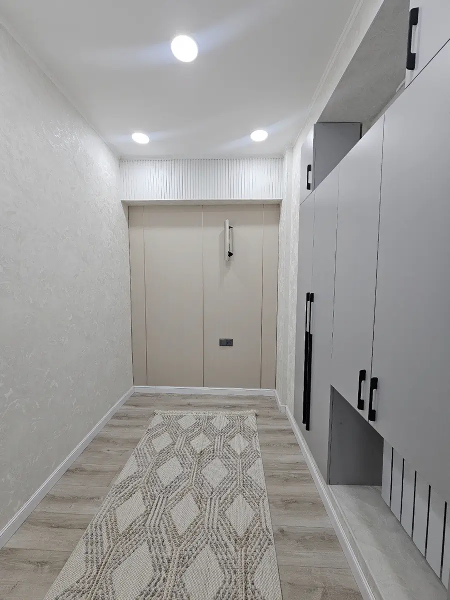 3 xonali kvartira sotiladi − 70 m²