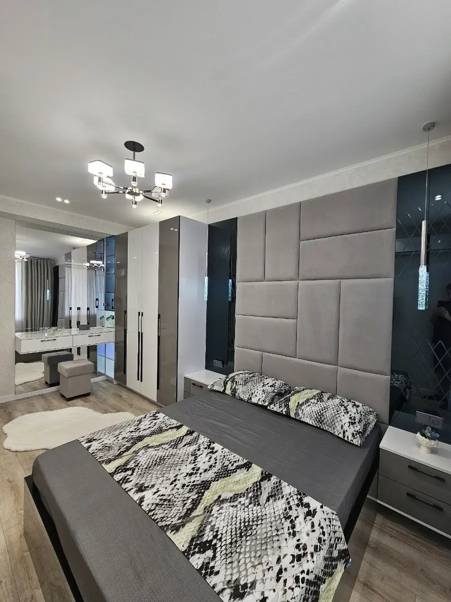 3 xonali kvartira sotiladi − 70 m²